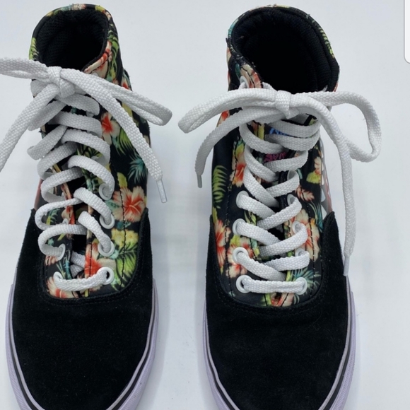 cover girl tennis shoes